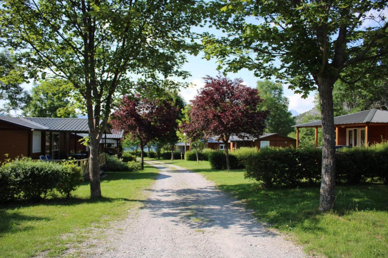 La Bréole Village De Chalets Et Camping La Pierre De L'Aigle מראה חיצוני תמונה