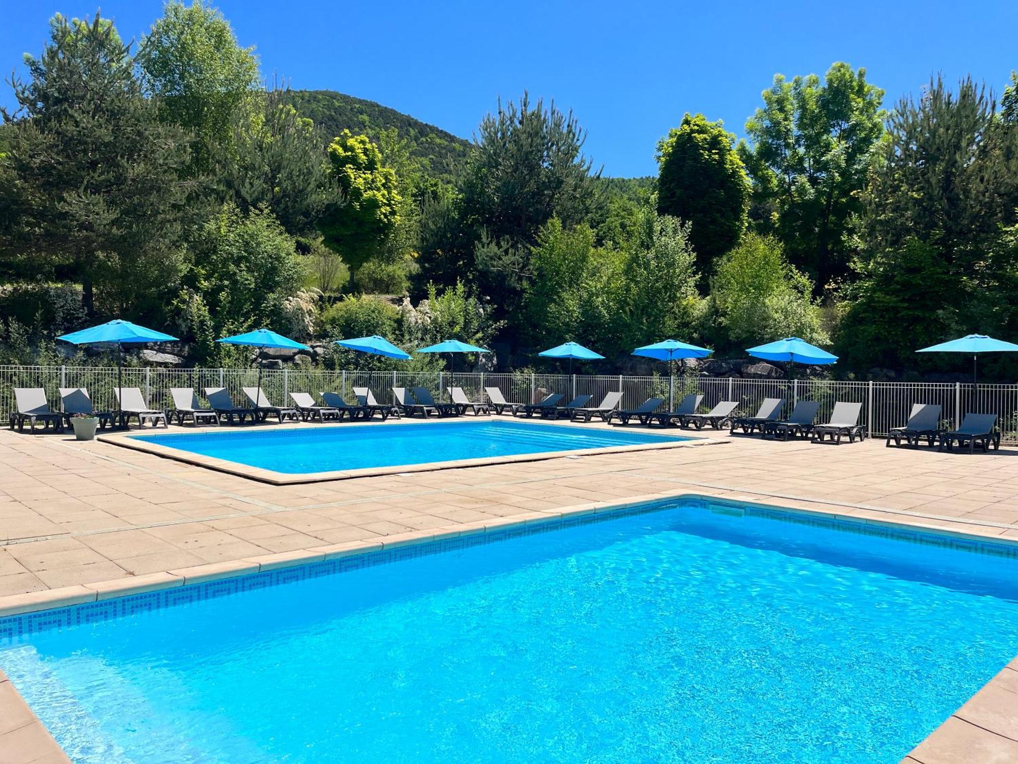 La Bréole Village De Chalets Et Camping La Pierre De L'Aigle מראה חיצוני תמונה